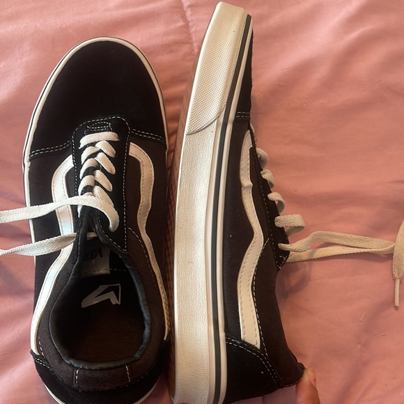 Black &. White Old Skool Vans - Picture 1 of 6